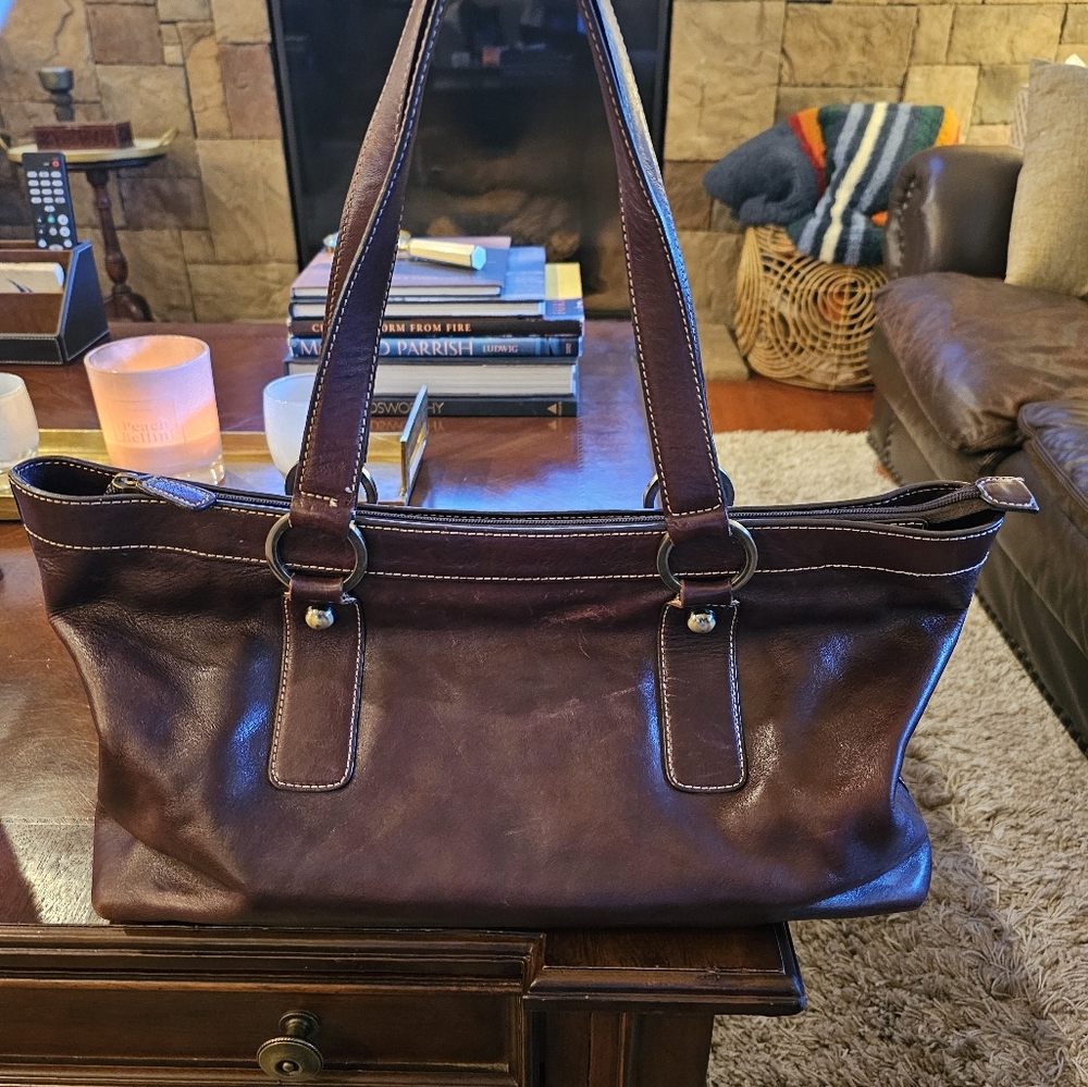 Gorgeous leather bag by Nordstrom. - Picture 2 of 7